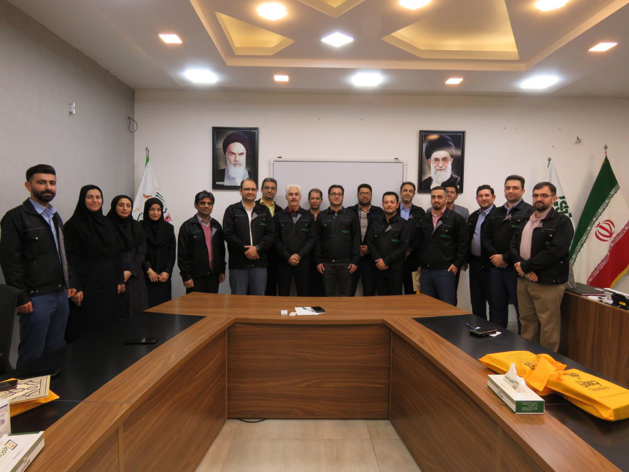 برگزاری آخرین جلسه شورای مدیران شرکت کشت و صنعت خاوردشت در سال ۱۴۰۲ برگزاری آخرین جلسه شورای مدیران شرکت کشت و صنعت خاوردشت در سال ۱۴۰۲